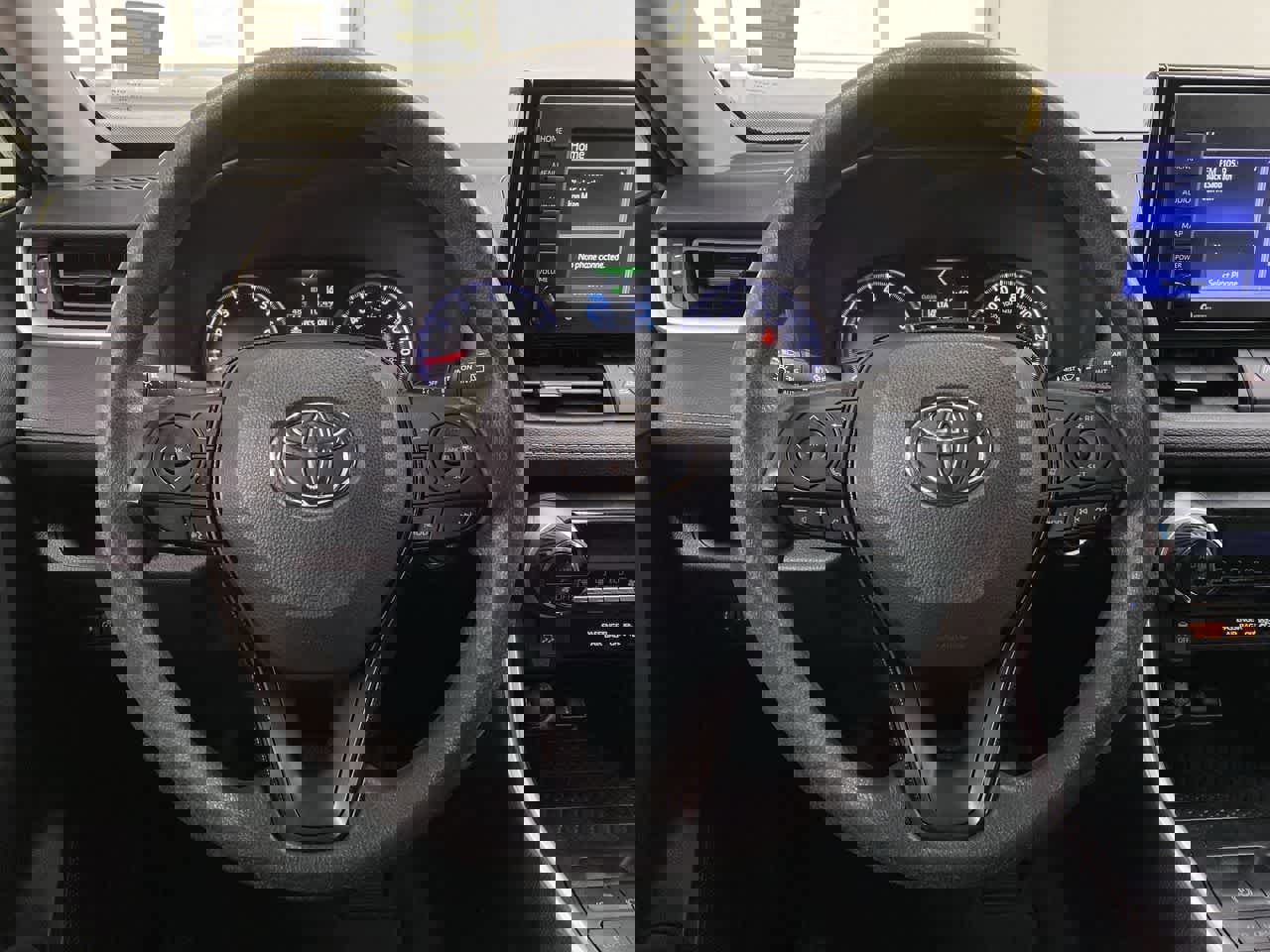 Used 2021 Toyota RAV4 XLE image 20