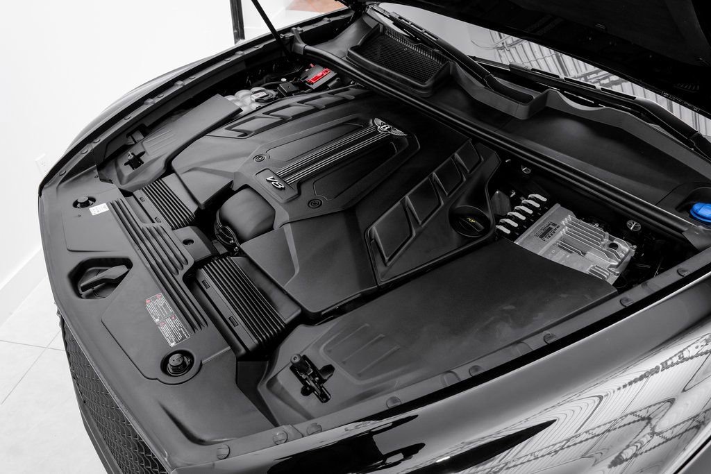 Used 2023 Bentley Bentayga image 57