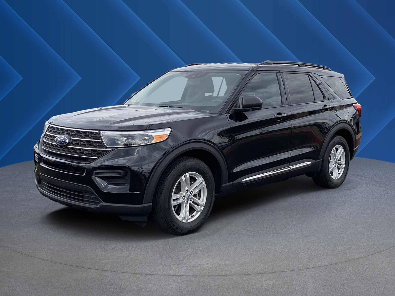 Used 2024 Ford Explorer XLT RWD image 7