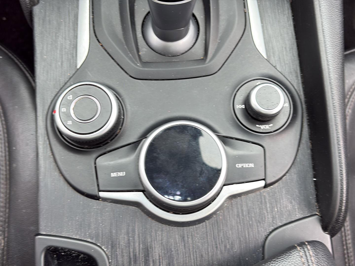 Used 2019 Alfa Romeo Giulia AWD image 29