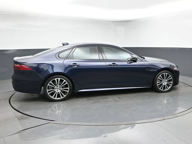 Used 2024 Jaguar XF R-Dynamic SE AWD/4WD image 9