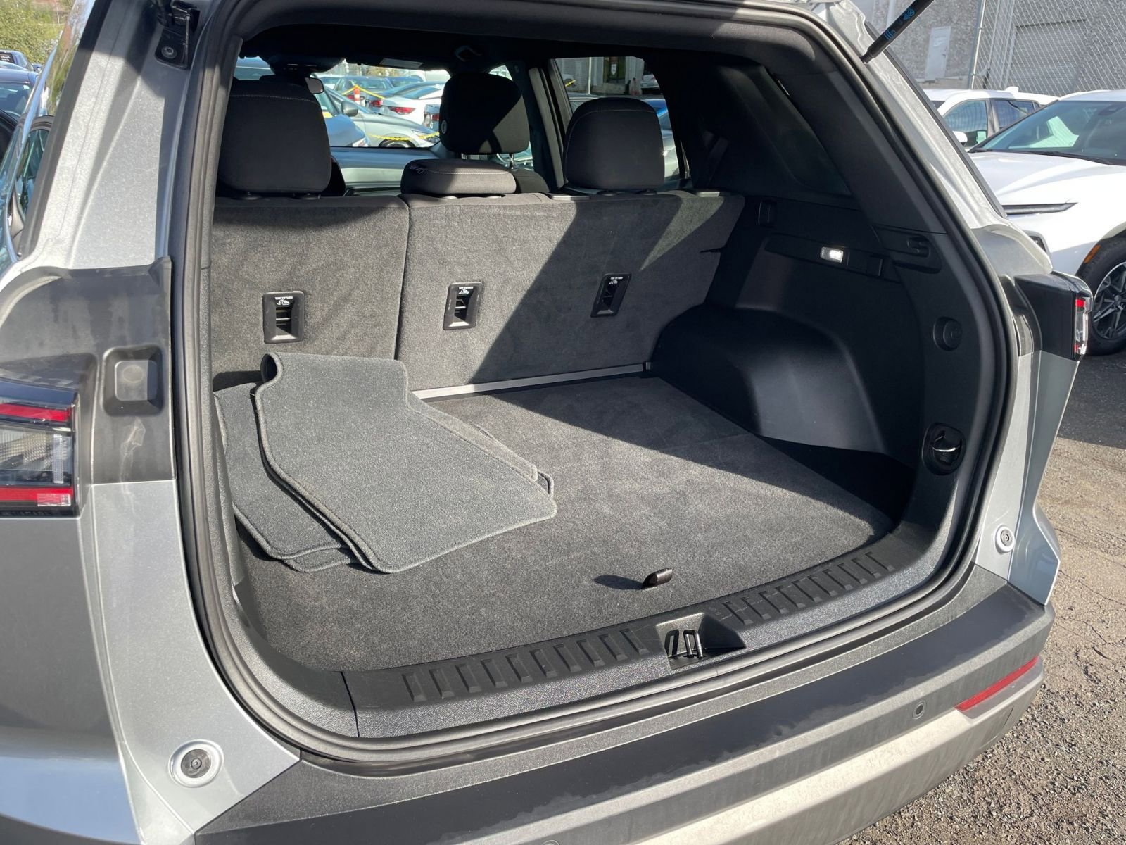 Used 2025 Chevrolet Equinox LT image 32