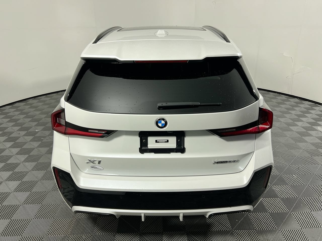 Used 2023 BMW X1 xDrive28i w/ Premium Package AWD/4WD image 4