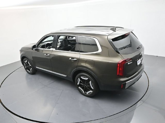 Used 2023 Kia Telluride S FWD image 39