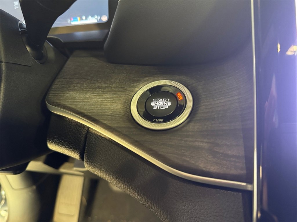 New 2025 Jeep Grand Cherokee L Limited w/ Black Appearance Package image 29