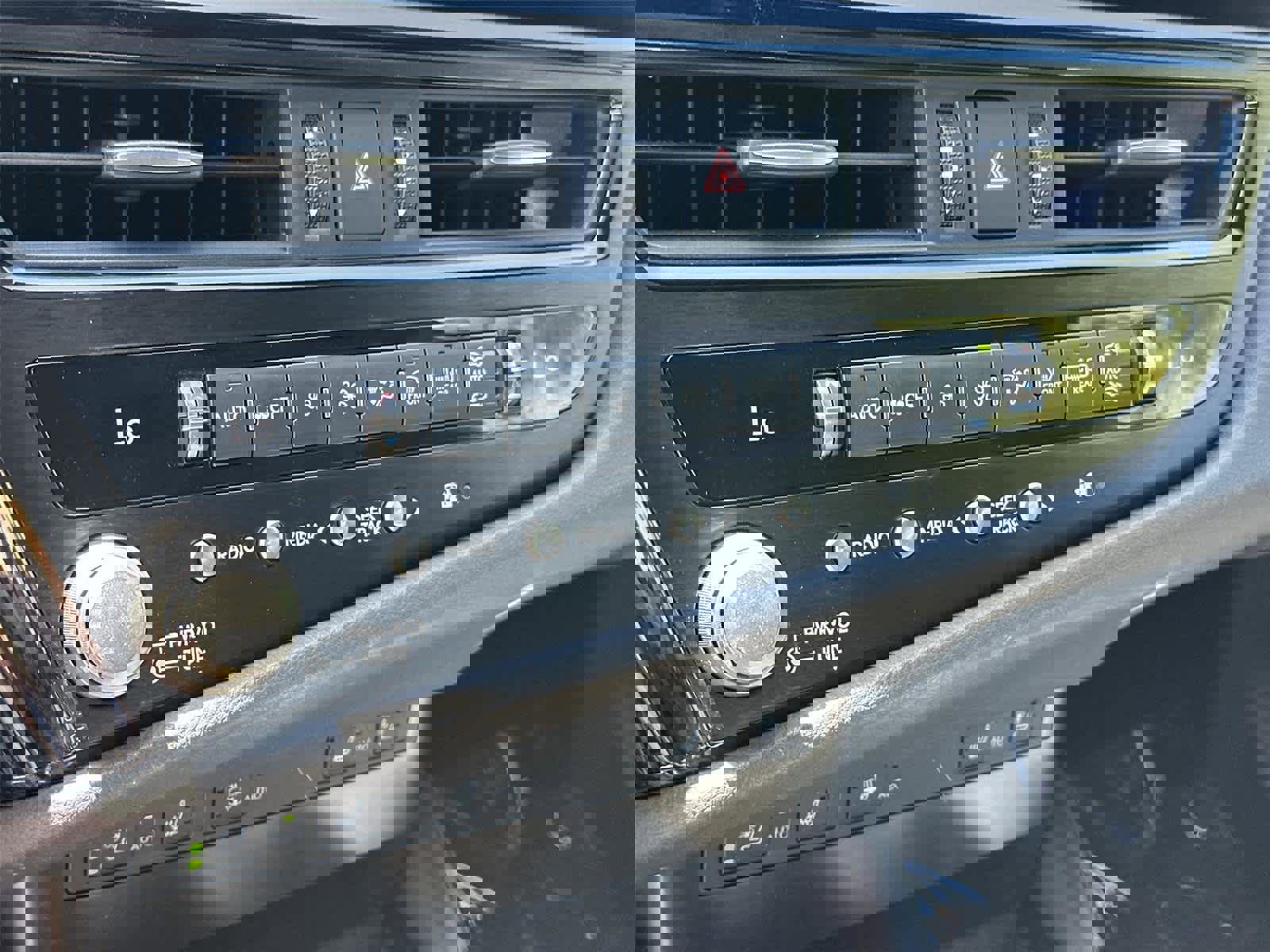 Used 2023 Lexus ES 350 F Sport w/ Accessory Package (Z2) image 30