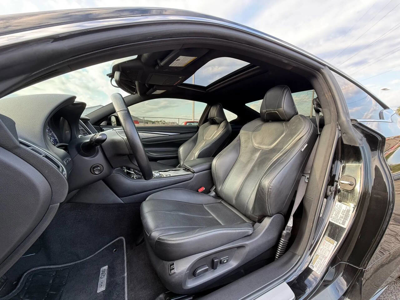 Used 2017 INFINITI Q60 3.0t w/ Premium Plus Package 3.0T image 14