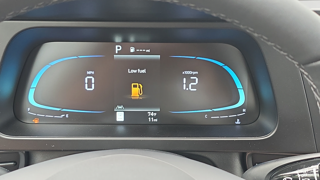New 2026 Hyundai Elantra Sport FWD image 17