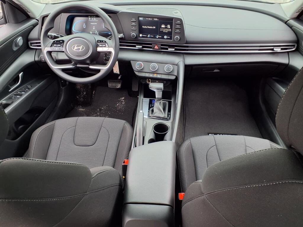 New 2026 Hyundai Elantra SE image 7