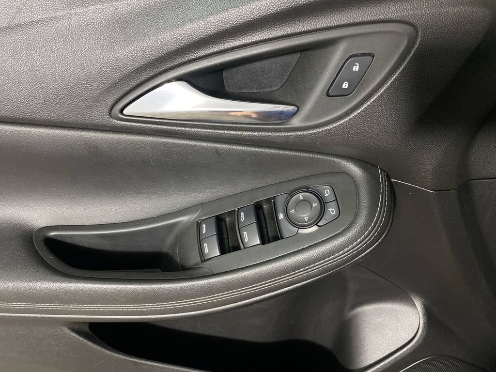 Certified 2023 Buick Encore GX Preferred w/ Cold Weather Comfort Package AWD/4WD image 13