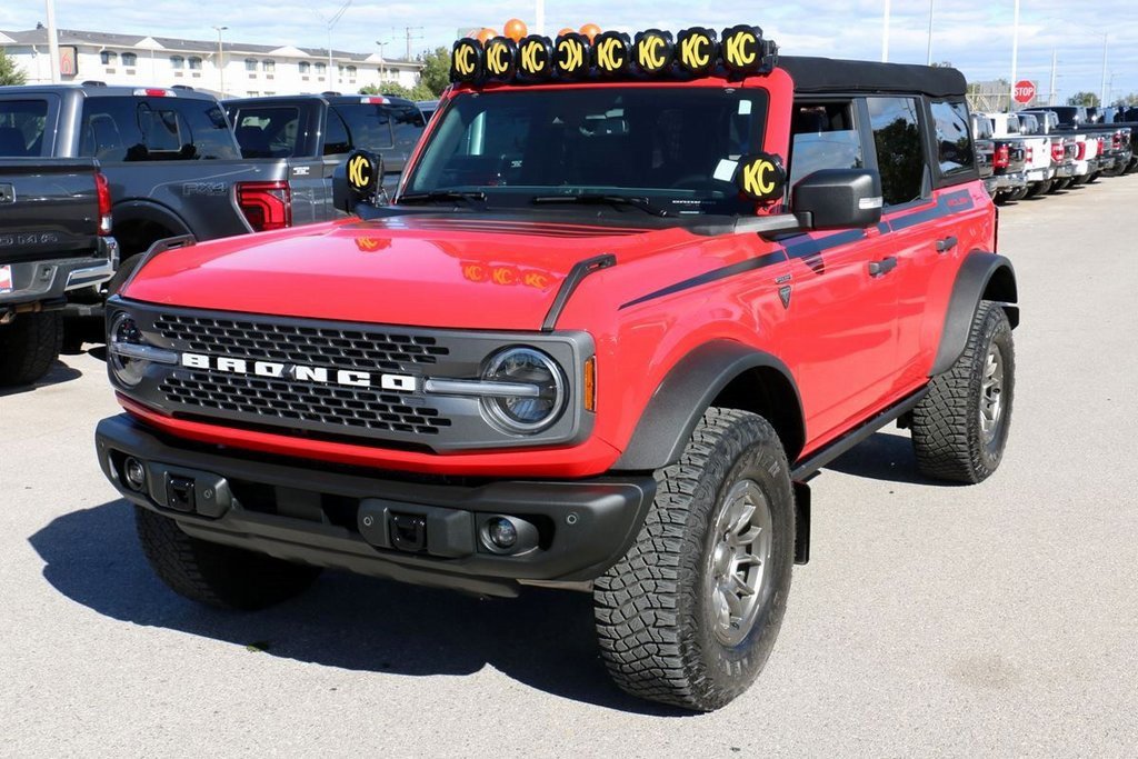 Used 2022 Ford Bronco Badlands image 2