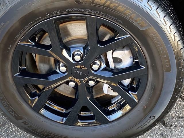 Used 2024 Jeep Grand Cherokee L Altitude image 27