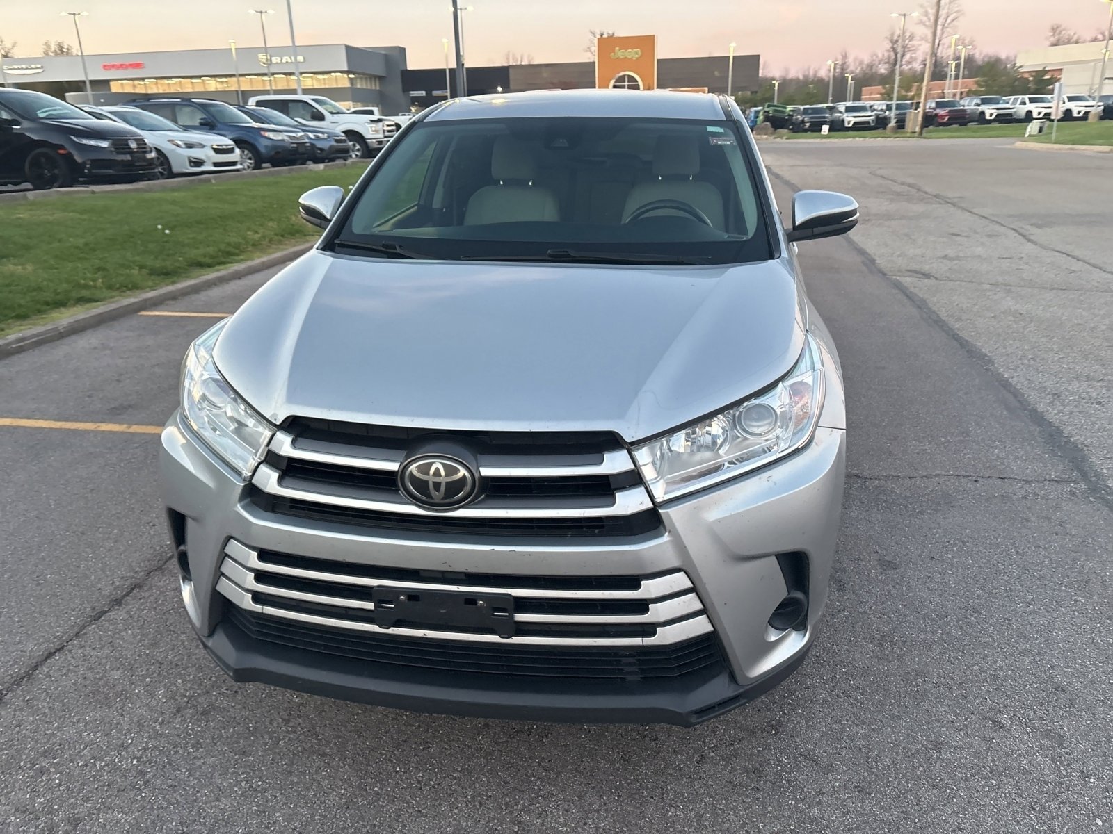Used 2017 Toyota Highlander LE FWD image 13