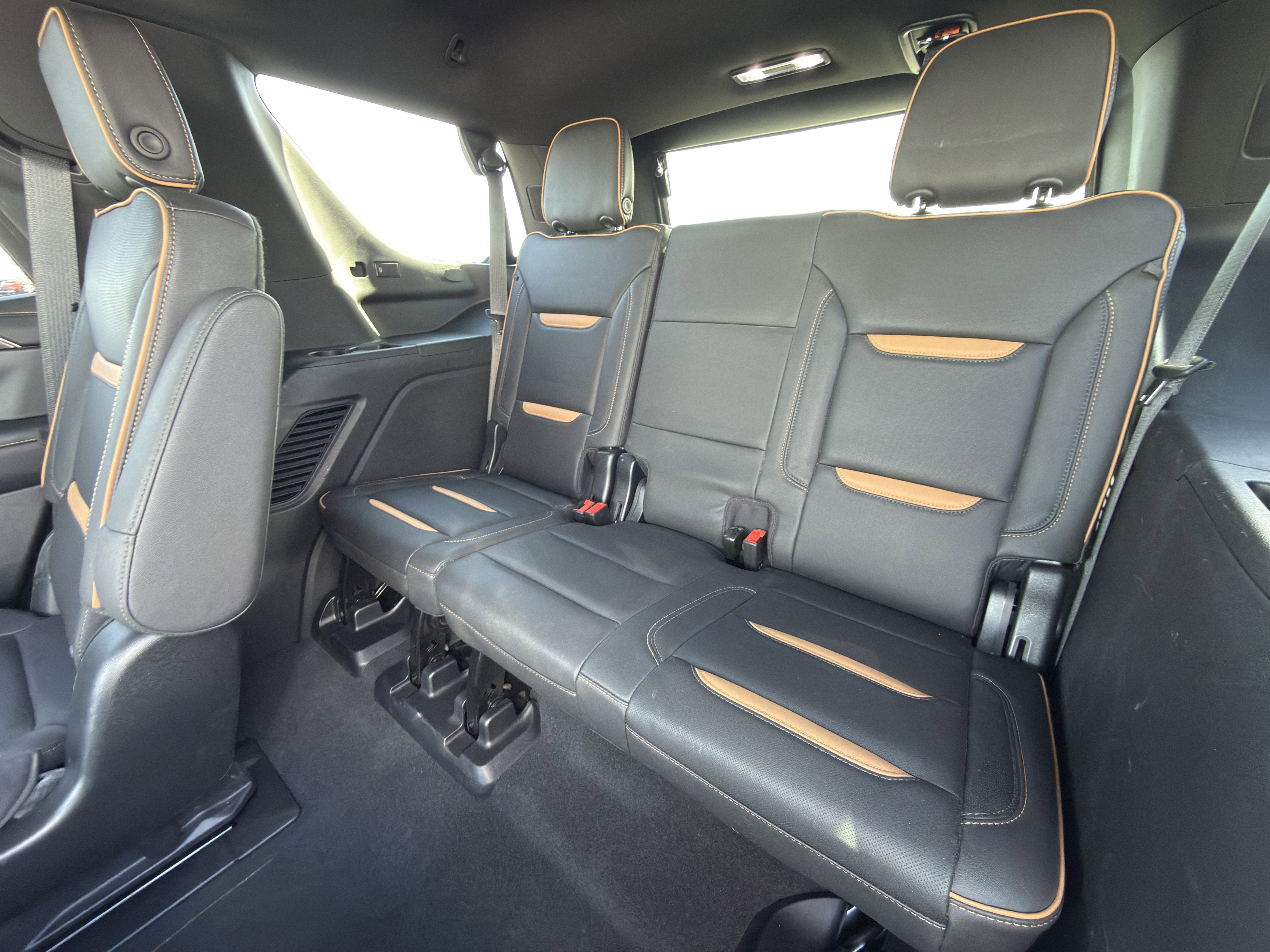 Used 2023 GMC Yukon AT4 w/ AT4 Premium Package image 15