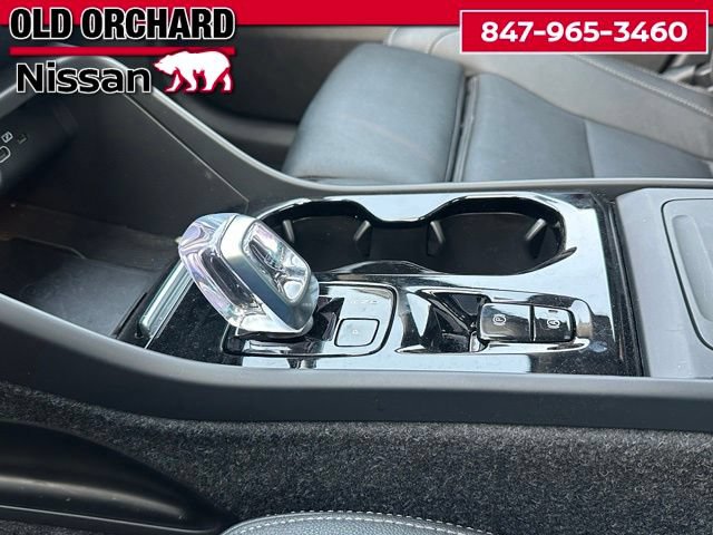 Used 2025 Volvo XC40 B5 Plus AWD/4WD image 20