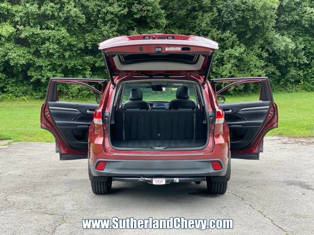 Used 2019 Toyota Highlander SE FWD image 43
