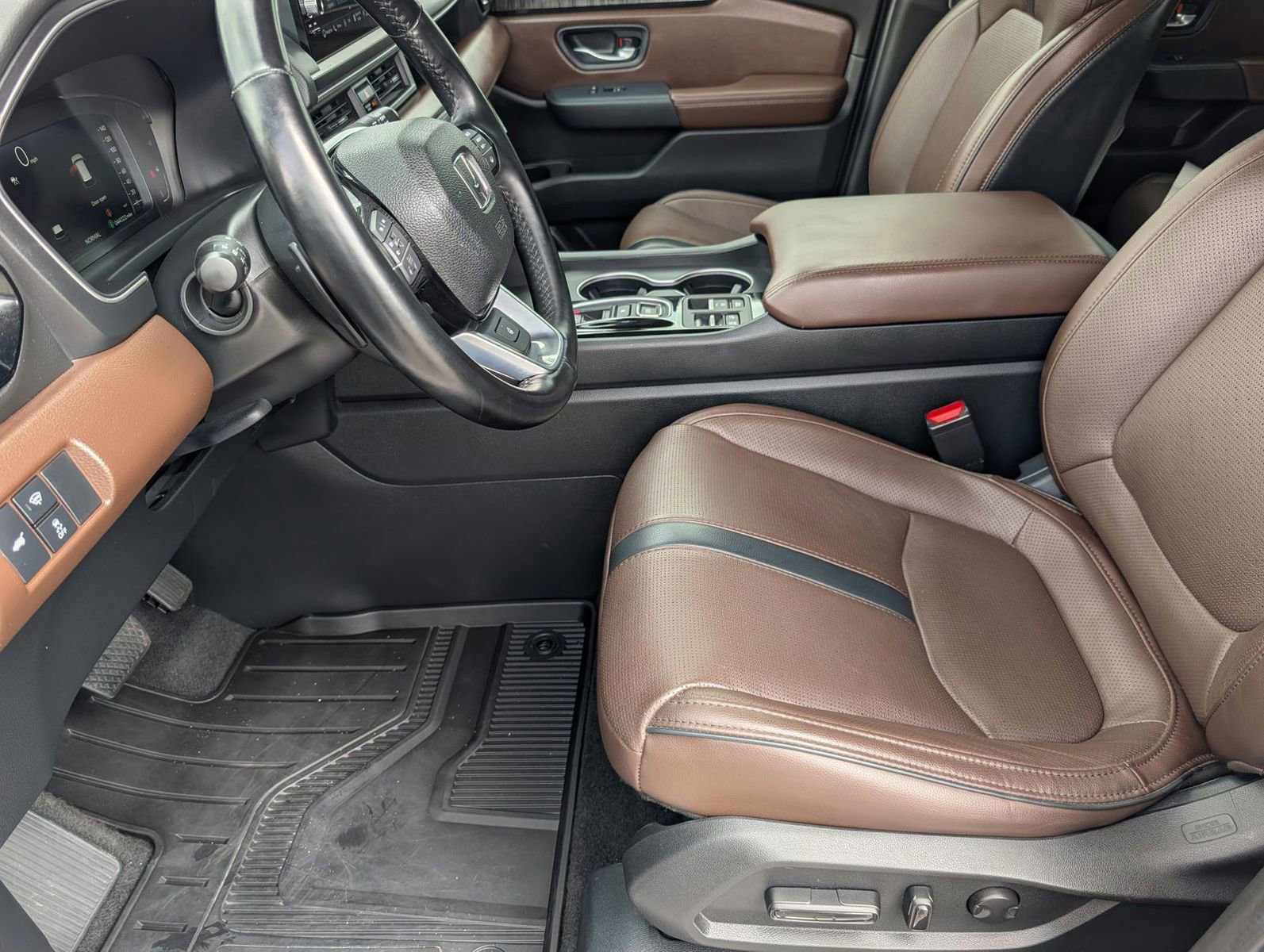 Used 2025 Honda Pilot Elite image 11