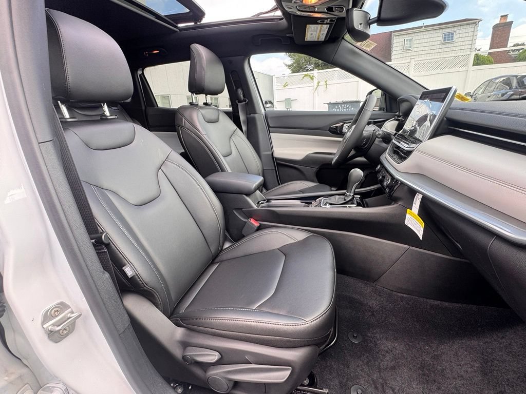 New 2026 Jeep Compass Limited w/ Sun, Sound & Navigation Group AWD/4WD image 17