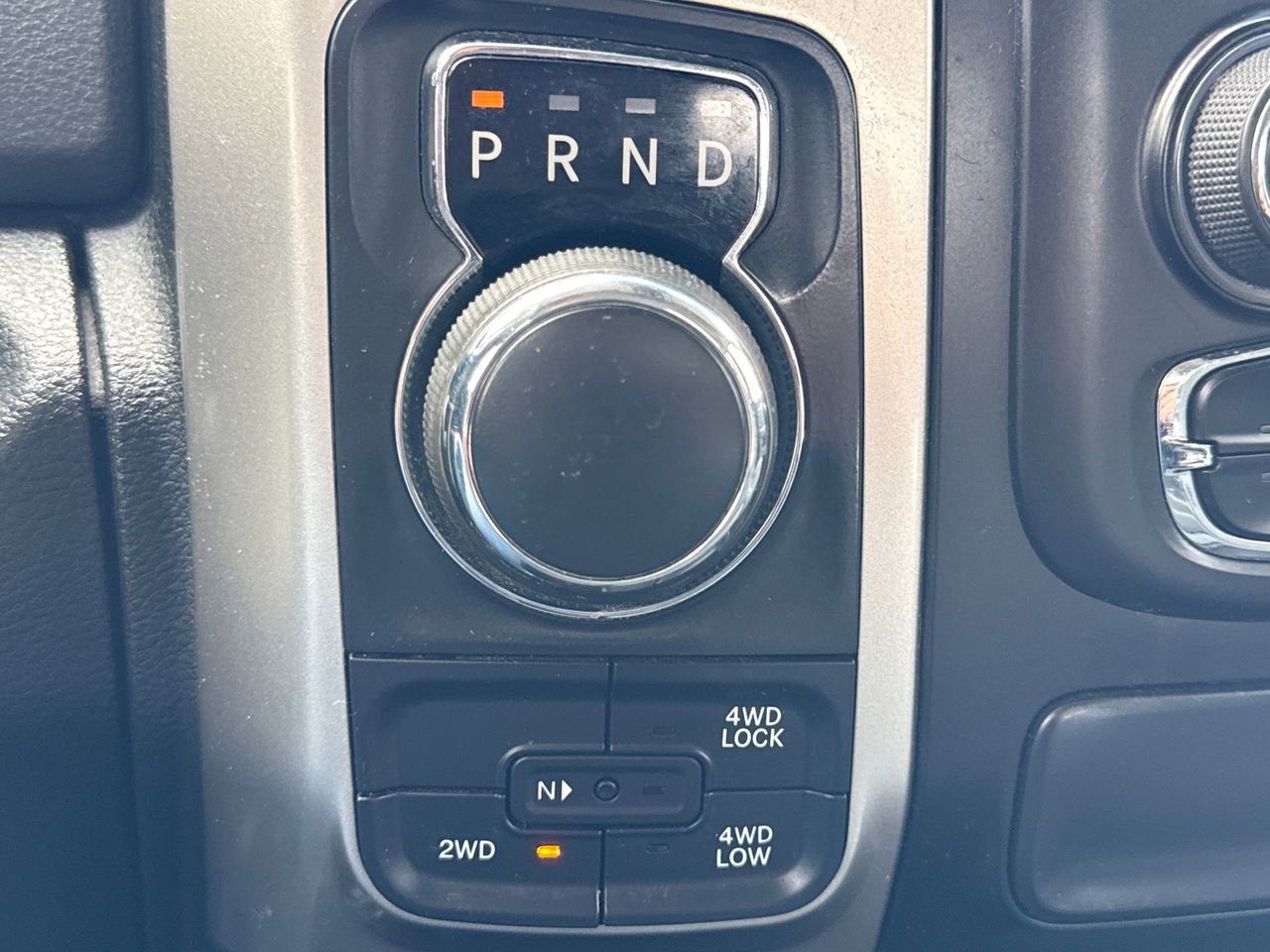 Used 2019 RAM 1500 Classic SLT w/ Luxury Group image 19