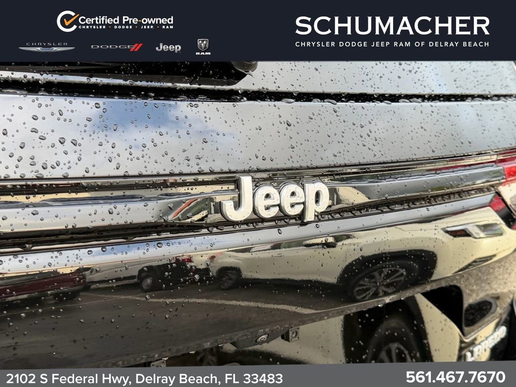 Used 2025 Jeep Grand Cherokee Laredo X w/ Luxury Tech Group I RWD image 16
