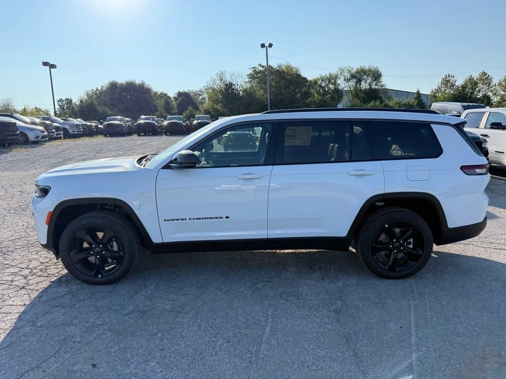 New 2027 Jeep Grand Cherokee L Limited w/ Limited Altitude Package AWD/4WD image 9