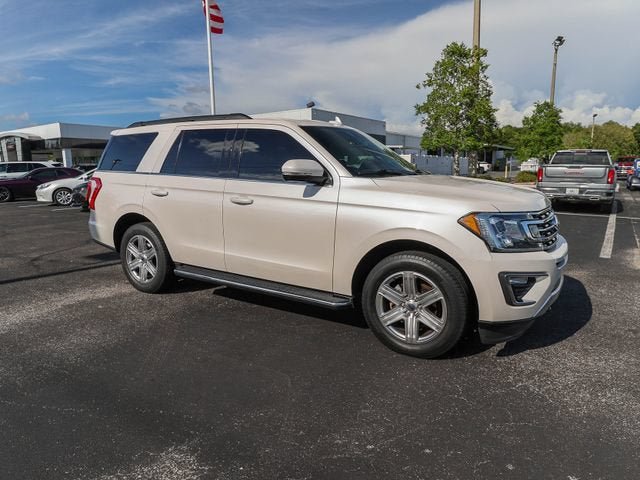 Used 2019 Ford Expedition XLT w/ Equipment Group 202A AWD/4WD image 12