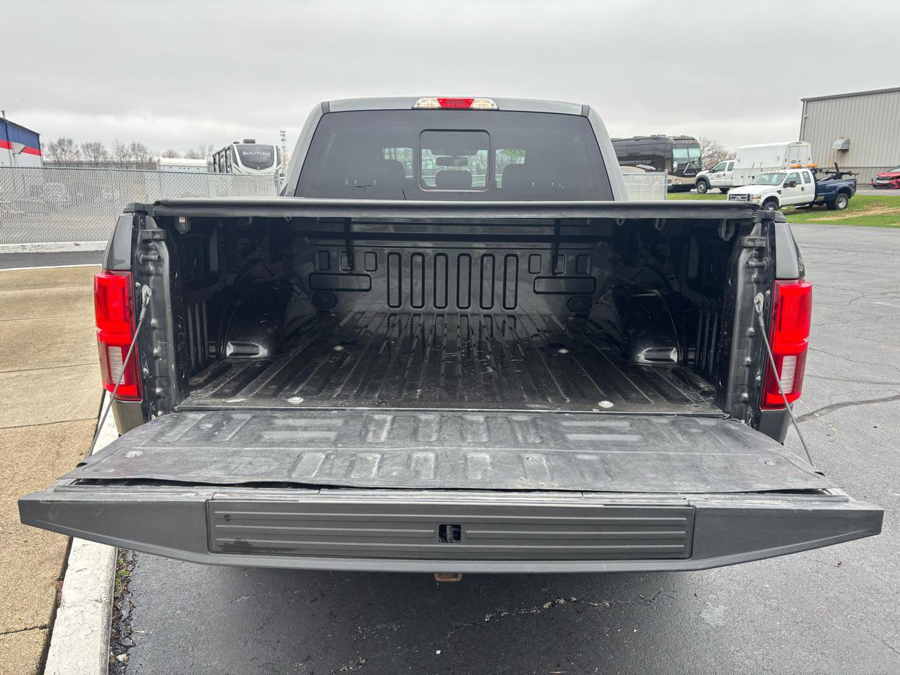 Used 2019 Ford F150 Lariat image 11