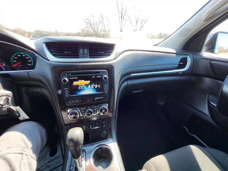 Used 2016 Chevrolet Traverse LT image 19
