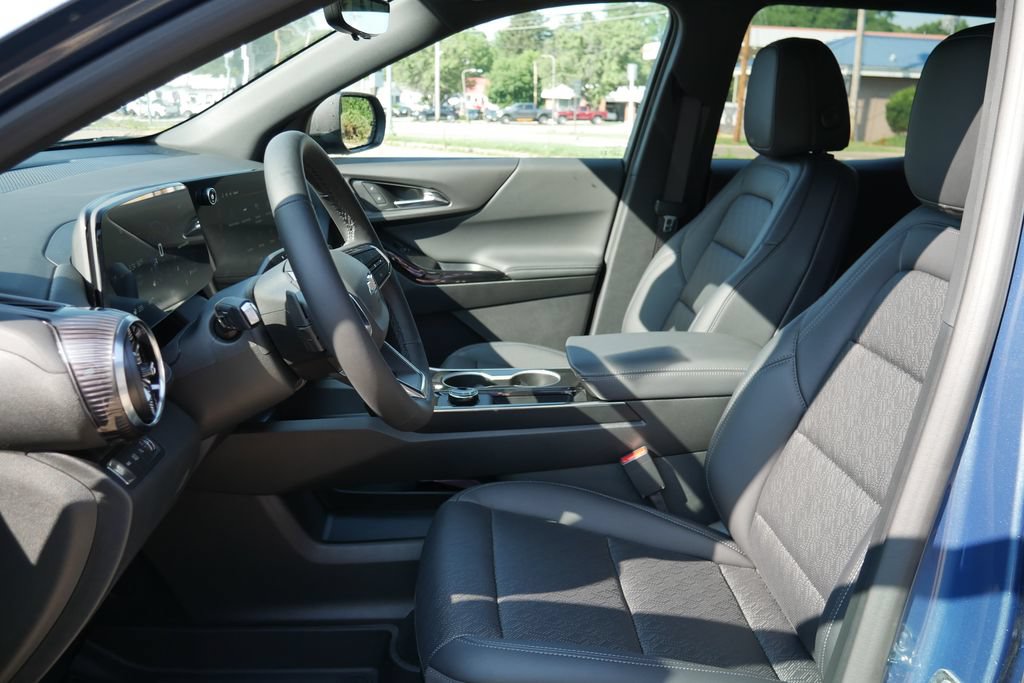 New 2026 Chevrolet Equinox LT w/ Convenience Package II AWD/4WD image 24