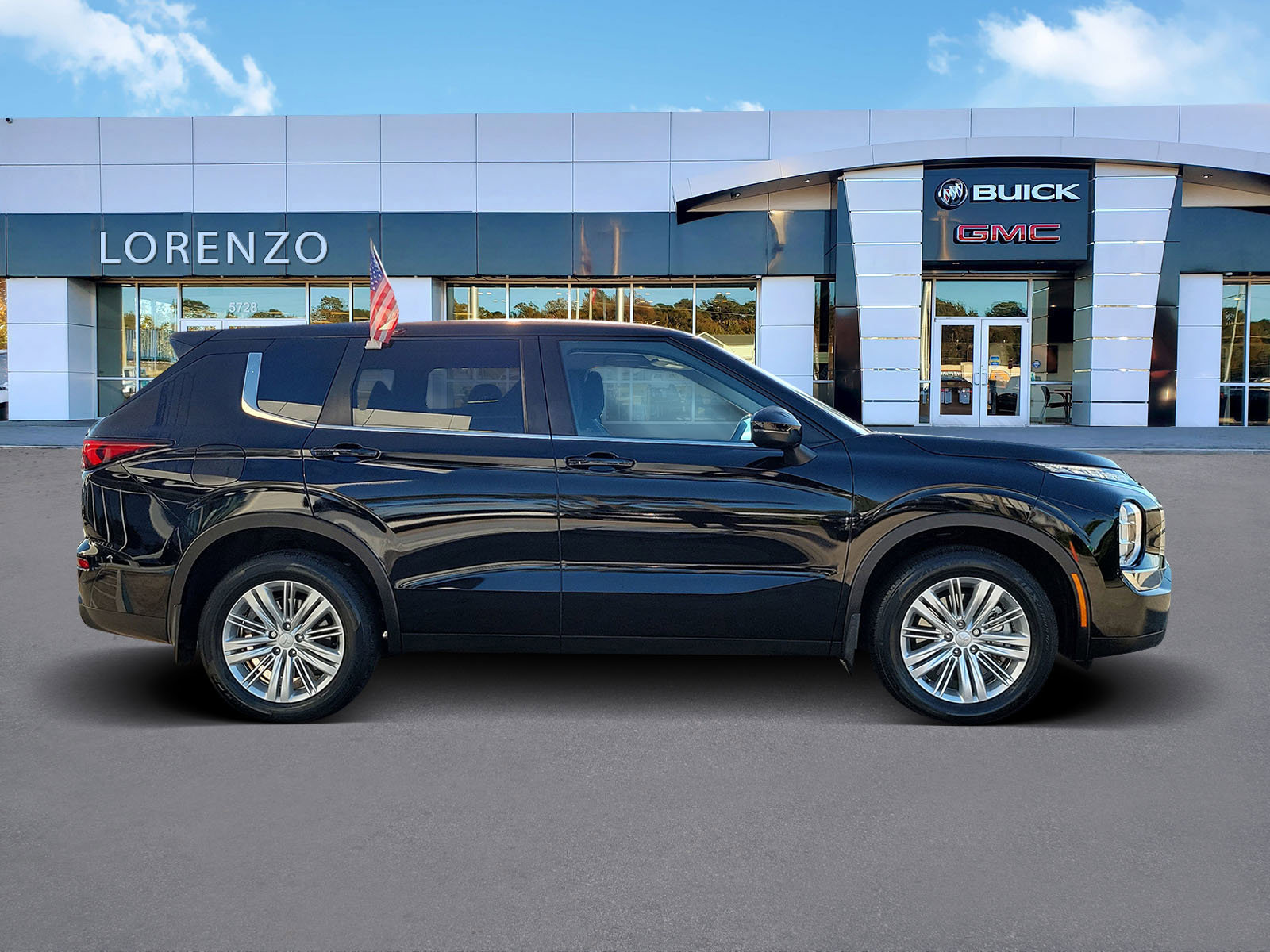 Used 2024 Mitsubishi Outlander ES image 4