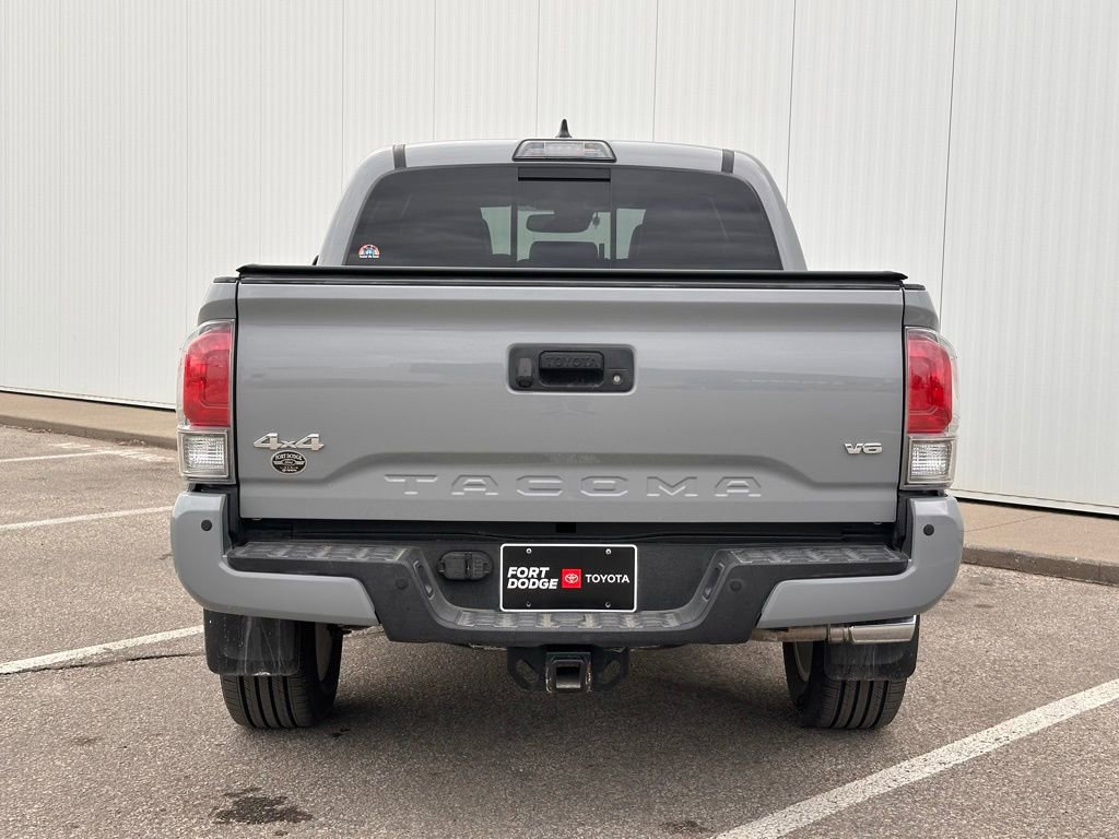 Used 2018 Toyota Tacoma Limited image 4