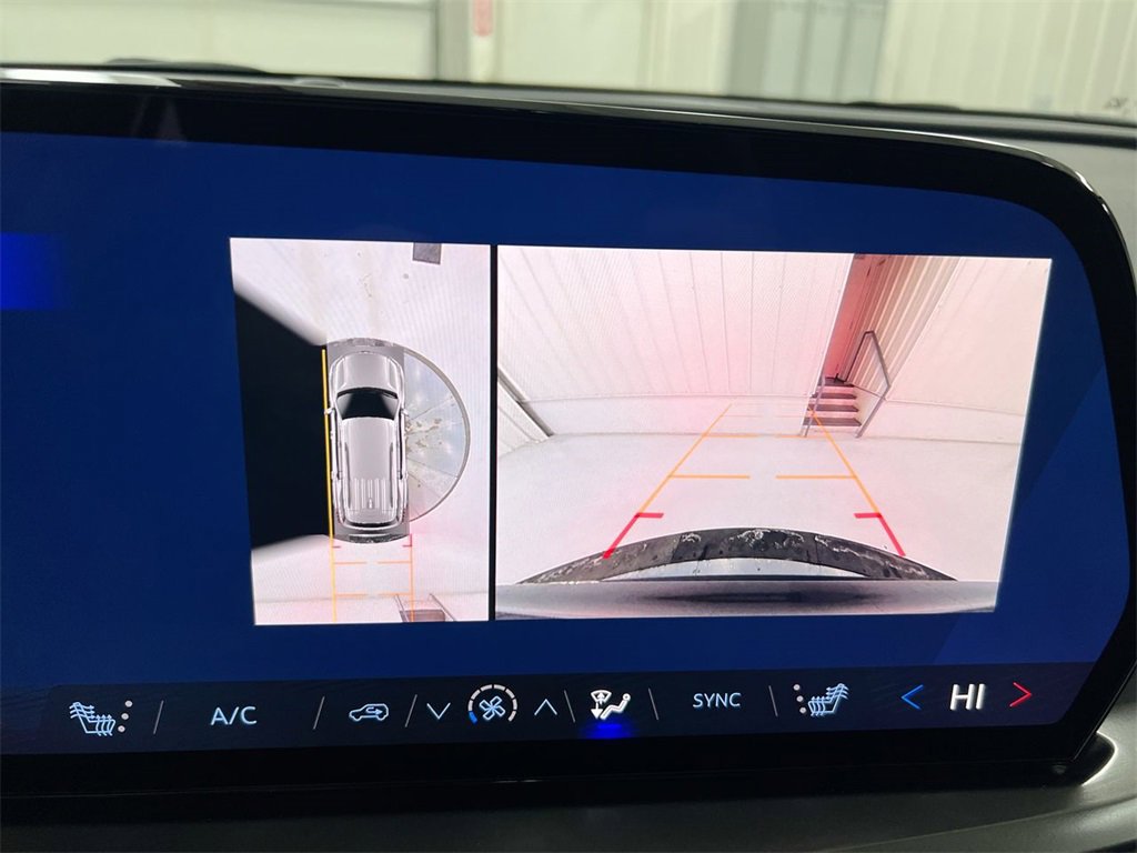 New 2026 Chevrolet Traverse LT w/ Driver Confidence Package image 15