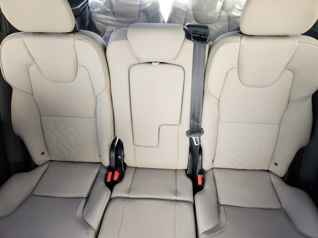 New 2026 Volvo XC90 T8 Plus w/ Protection Package Premier AWD/4WD image 14