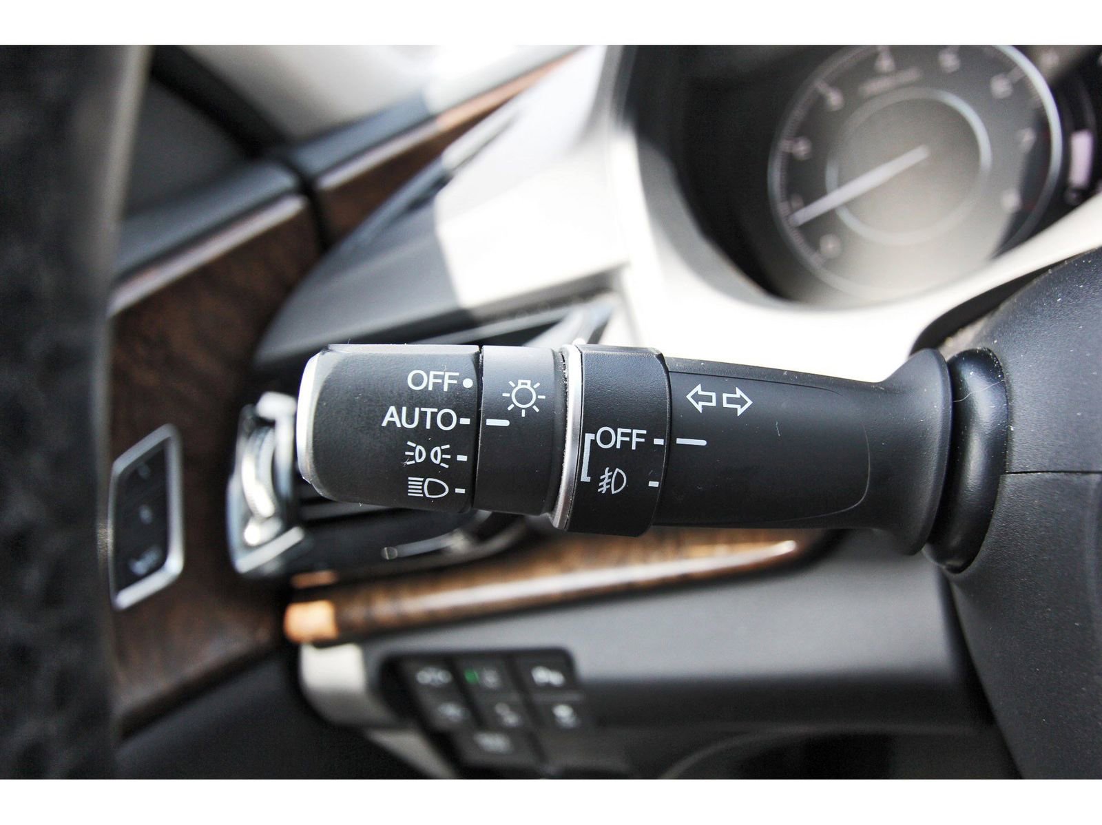 Used 2019 Acura RDX AWD w/ Advance Package image 17