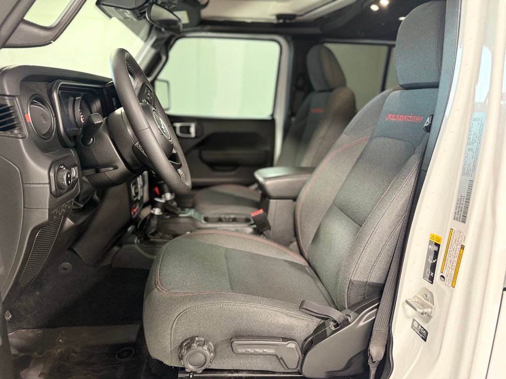 Used 2025 Jeep Gladiator Rubicon w/ Convenience Group AWD/4WD image 11