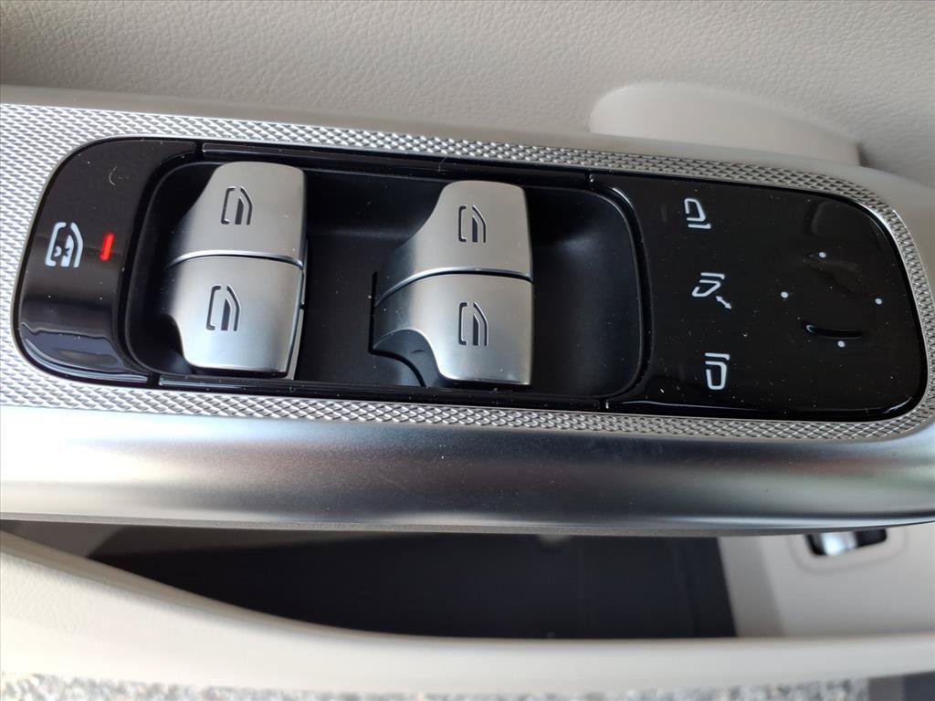 New 2026 Mercedes-Benz GLC 300 4MATIC image 9