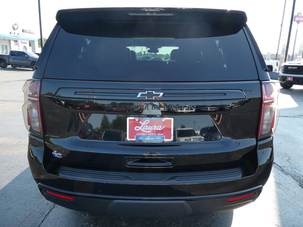 Certified 2023 Chevrolet Suburban Z71 w/ Luxury Package AWD/4WD image 8