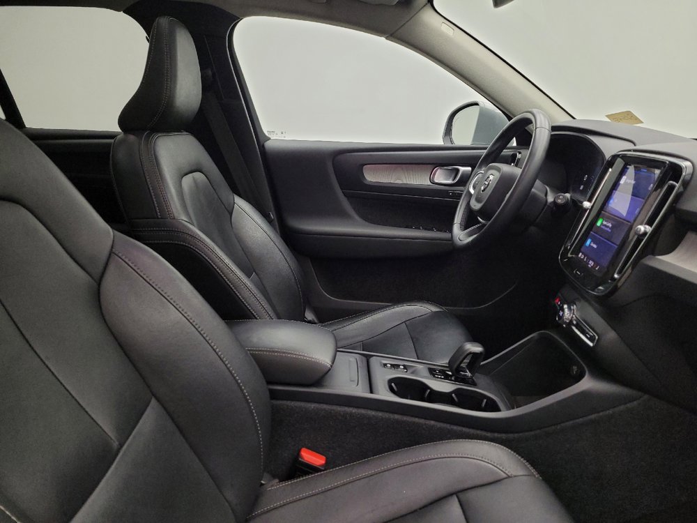 Used 2024 Volvo XC40 B5 Core image 21