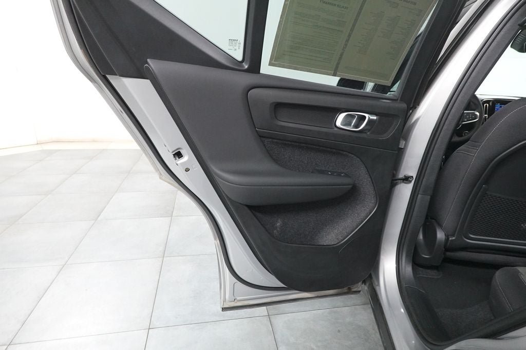 Used 2025 Volvo XC40 B5 Core AWD/4WD image 24