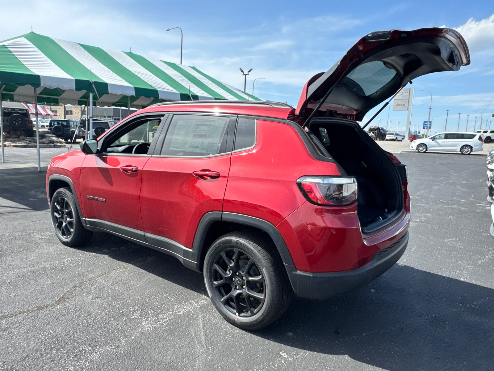 New 2026 Jeep Compass Latitude AWD/4WD image 17