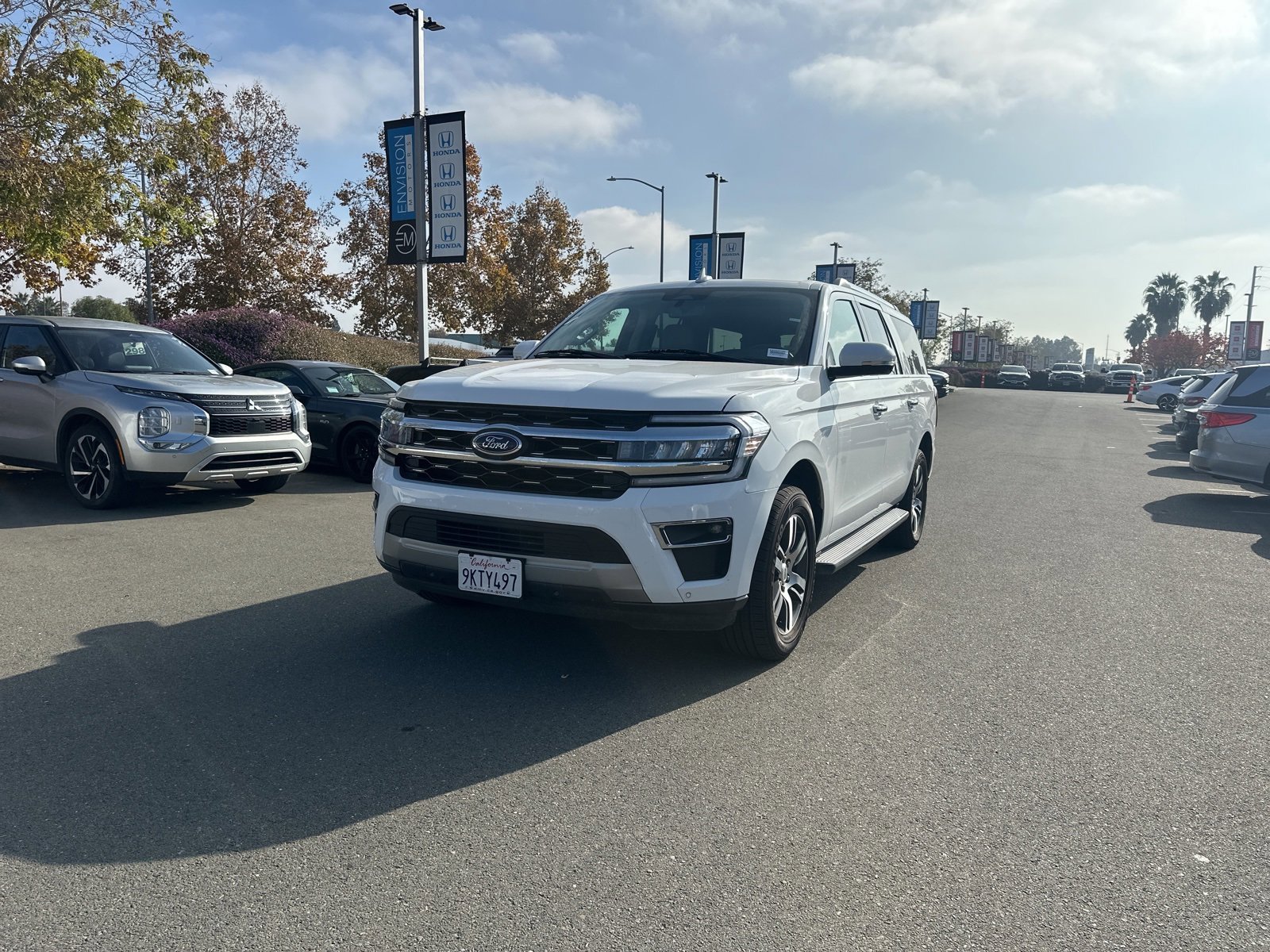 Used 2024 Ford Expedition Max Limited image 1