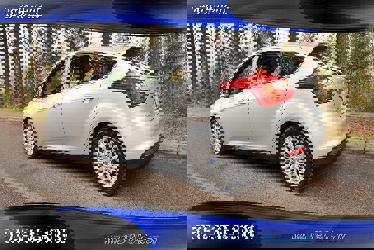 Used 2012 Ford Focus Titanium image 11