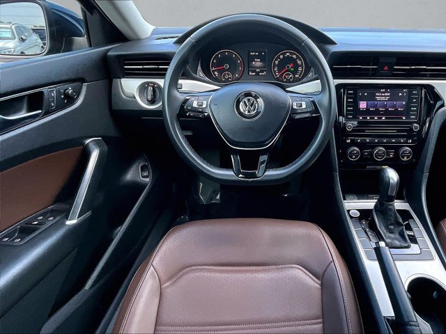 Used 2021 Volkswagen Passat 2.0T SE FWD image 6