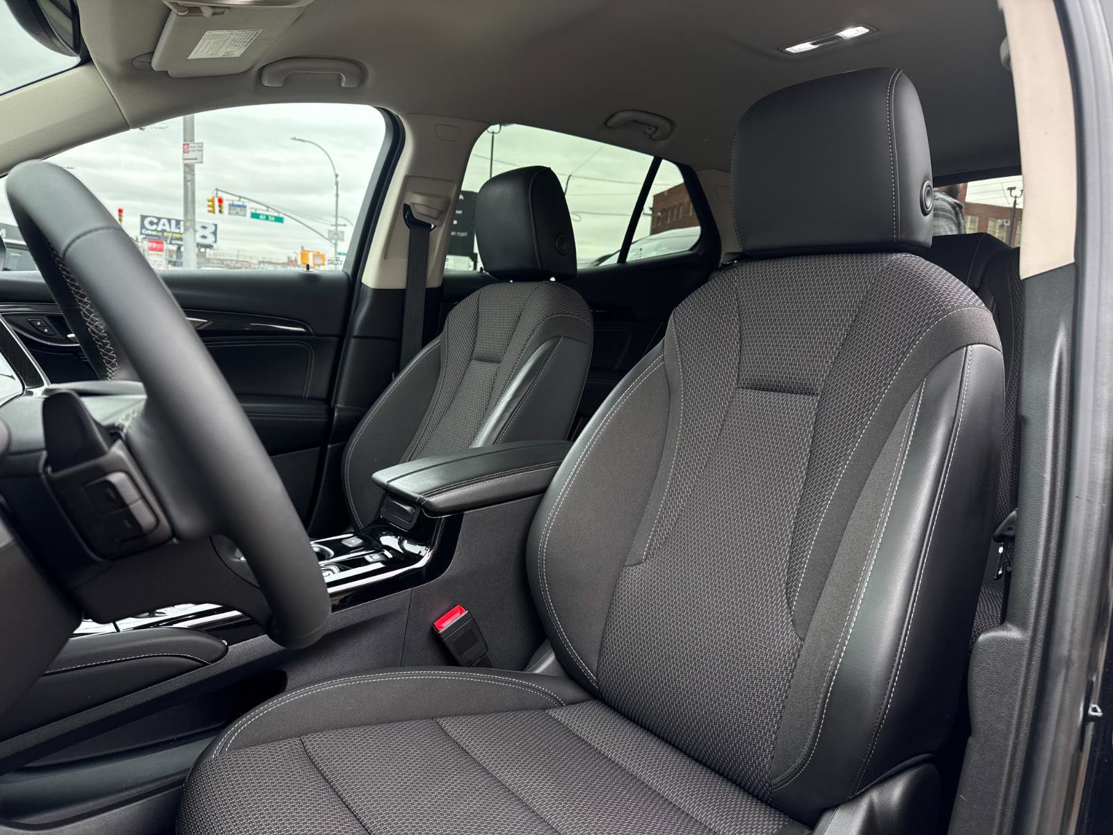 Used 2023 Buick Envision Preferred image 16