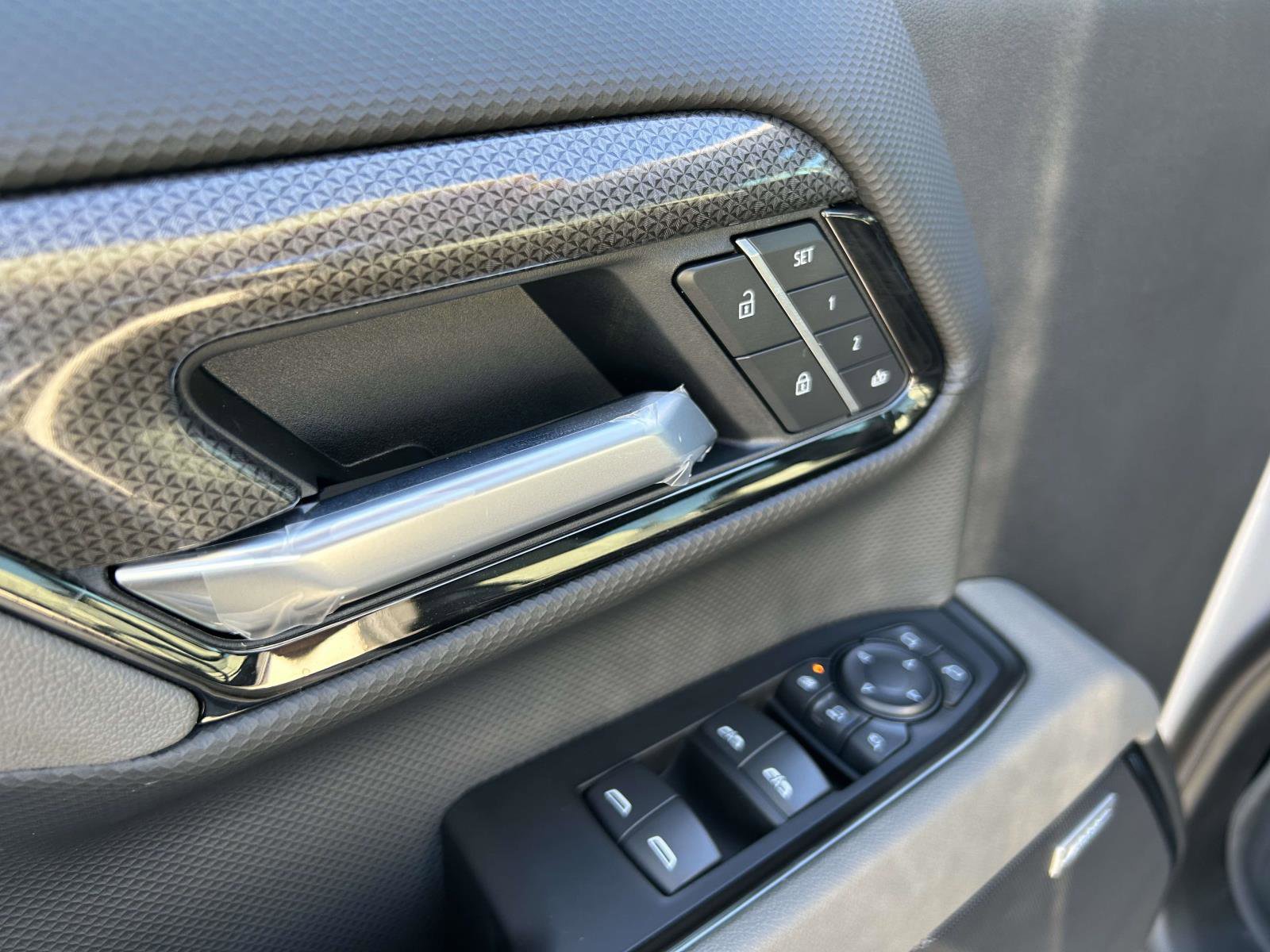 New 2026 Chevrolet Silverado 2500 ZR2 image 19