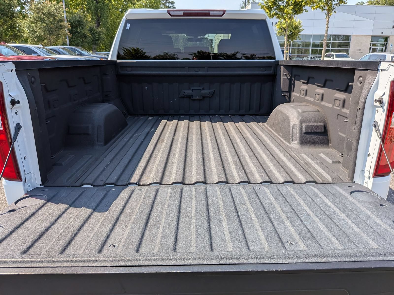 Used 2022 Chevrolet Silverado 1500 Custom AWD/4WD image 31
