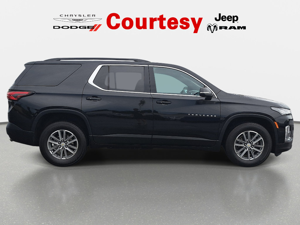 Used 2023 Chevrolet Traverse LT AWD/4WD image 3