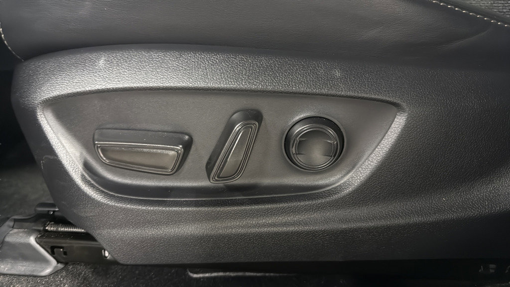 Used 2024 Toyota Crown Limited image 16