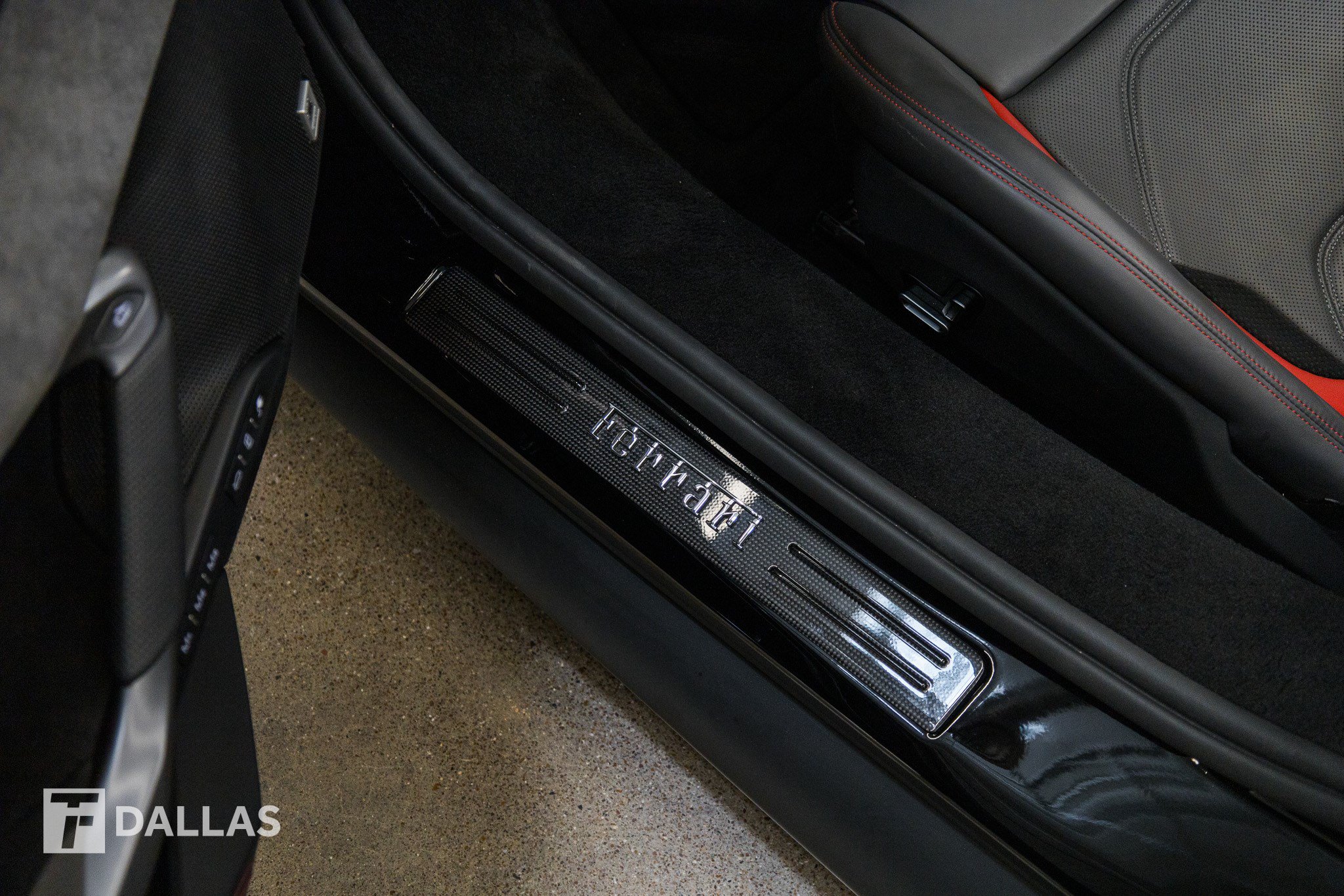 Used 2023 Ferrari 296 GTS RWD image 30