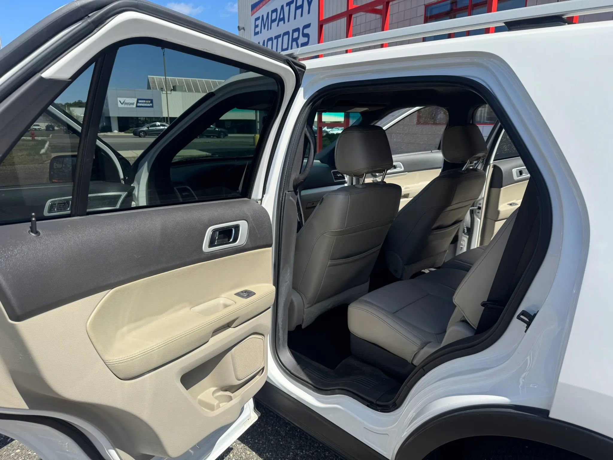 Used 2011 Ford Explorer XLT w/ 202A Rapid Spec Order Code FWD image 12